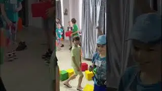 Сделал для детей развлекательную площадку 