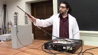 Demo 11107: Screwdriver Capacitor