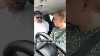 ПАССАЖИР ЛЕЗЕТ НА ПЕРЕДНЕЕ СИДЕНИЕ В ТАКСИ 