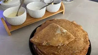 Прошуршала с утра в доме, протерла все поверхности на кухне и пошла вкусно завтракать к дочке)блины