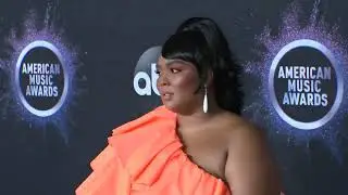 Lizzo Red Carpet Fashion I AMAs 2019