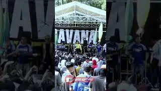 Baju kuning jangan sampai lolos 