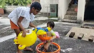 Gunnu तन्वी को चलना सीखा रही हैं😊