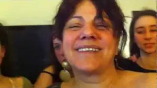 רגעי הסיום בסדנת צחוק עם רות חי ביום הולדת, השמחה בשיאה