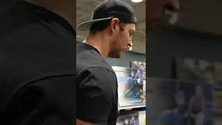 So I tried to find a new glove at dicks...heres how it went.