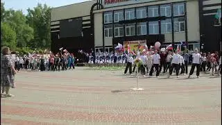 Флешмоб "Страна Россия" исполняет народная вокальная студия "Улыбка".