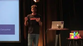 DataXDay - How to use Apache Kafka to transform a batch pipeline into a Real-Time-One?