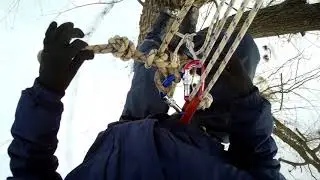 Переход с подъёма на схватывающих узлах к спуску с помощью узла UIAA ( Мунтера ) C подстраховкой