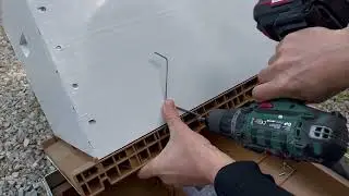 Comment monter une ruche Dadant avec fond plastique Anti Varroa facilement