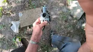 Після регулювання або чистки карбюратора PZ22-30 двигун йде в разнос..  Причина.