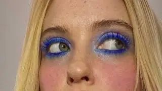 blue eyeshadow is so iconic🦋crystal castles - vanished #blueeyeshadow #iconic #crystalcastles