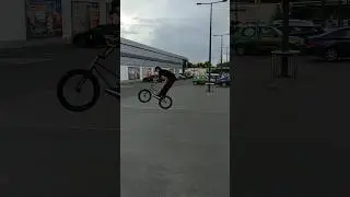 трюки на bmx nose 360 to manual 180 and half cab barspin #bmx #бмх #dimabar #bmxlife #bmxstreet