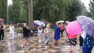 Танцуем 🕺💃 в любую погоду ☔️