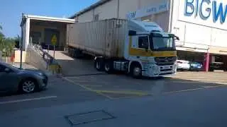 Парковка задним ходом трака