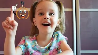Распаковка игрушки - Вика лепит из пластилина овощи фрукты ягоды ( Wiki KidsVlog )