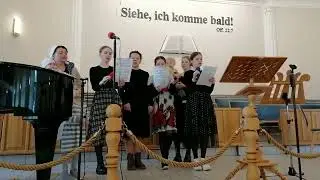 Песню "Я верую!" исполнила сестринская группа.