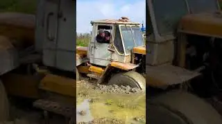 Трактор Т-150 К застрял в Болоте