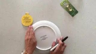 How to hang plates on a wall