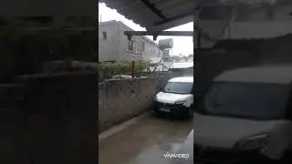 Rabbim ne guzel yagmur yagdirdi ayni zamanda kuvetli ruzgar var