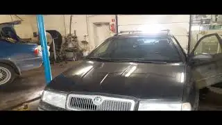 Установка упора амортизатора капота Skoda Octavia TUR 2