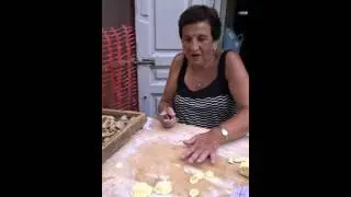 Watching the Nonna’s Make Pasta From Scratch in Bari Vecchia