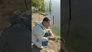 На рыбалке самый неудачливый рыбак, 25 лет не может поймать рыбу #рыбалка #fishing #fish #рыба