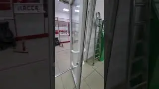 Остекление входной группы в торговом центре