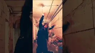 Чуть не свалилась в ведро с водой 🤣🤣🥳🤩🥰👍👸