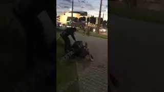 Беларусь, Омон жёстко избивают людей!