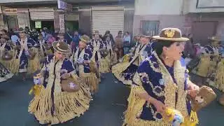 La Diana: Morenada Sociedad Folklorica de Morenos La Paz Maravilla de Mundo - Bloque Mujeres