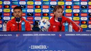 Conferencia de prensa Ricardo Gareca y Paulo Díaz previo al partido ante Argentina