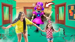 EU E MINHA IRMÃZINHA TIVEMOS QUE FUGIR DA PROFESSORA MALVADA NA ESCOLA!