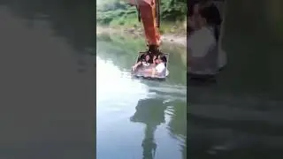 Filipino Girls Riding in Construction Excavator Claw in River - Stan Twitter