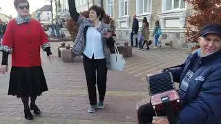 ПОЛЬКА-ТОПОТУХА!!! танцуют прямо на улице!