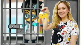 Ромео сбежал из тюрьмы! Лепим вертолет - Развивающие мультфильмы для детей про игрушки PJ Masks