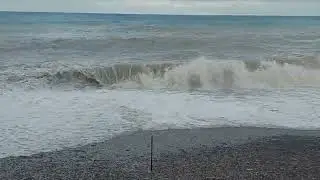 Лазаревское  на море шторм