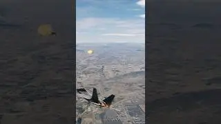 F-22 dogfights in su-33 head-on