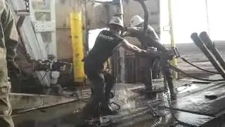 Roughneck throwing spinning chain