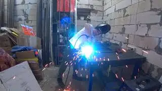 Два металлических стула лофт.