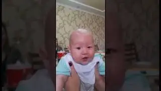 Атасынын, әжесінін баласы. Алихан.