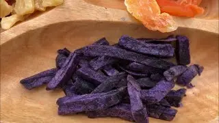 Фиолетовая картошка и сушеные фрукты отличная замена чипсам!!ВКУСНО И ПОЛЕЗНО!