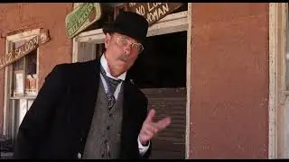 Lil's Saloon Building History English