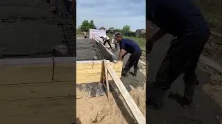 Развалилась опалубка🤦 #строительство #заливкабетона #арматура #армирование #building #ушп