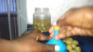 Como tirar o caroço da azeitona