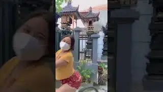 Cewek Bali memang mempesona 