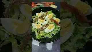 Salade aux Anchois et aux oeufs. Recette rapide, facile et délicieuse