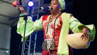 Une des dernières vidéos de Khaira Arby. Elle chantait Tandina
