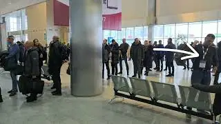 Гигантские очереди в гардероб в МВЦ Крокус Экспо