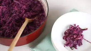 Braised Red Cabbage with Apple and Onion- Everyday Food with Sarah Carey