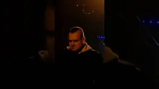 Темні та дощем залиті ...